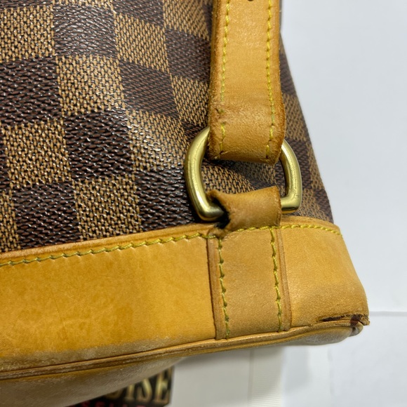Louis Vuitton Backpack in Damier Ebene, preloved with dust bag. - Picture 12 of 16